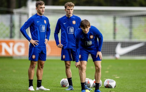 星空体育网站-荷兰球员备战决赛，迎接挑战