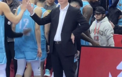 星空体育网页版入口-北京男篮客场不敌青岛队，遭遇失利