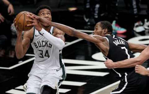 星空体育新闻-包含NBA东部榜首之战:雄鹿力克篮网,取得胜利的词条