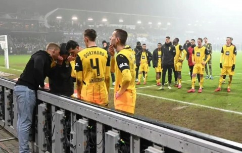 星空体育馆-多特蒙德客场击败对手，稳固德甲前四