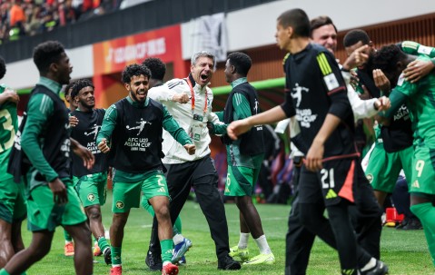 星空体育竞技-包含不及球员劲爆进球，助队夺取胜利的词条