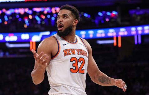 星空体育网页版-巨人狼队中锋唐斯记录全队最高得分