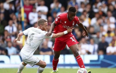 星空体育教练-包含利兹联客平阿斯顿维拉,保级困境仍然严重的词条