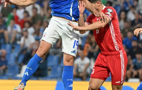 意大利队在橄榄球比赛中斩获佳绩，夺得铜牌的简单介绍