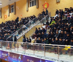 星空体育官网-球迷热情高涨，现场气氛火爆