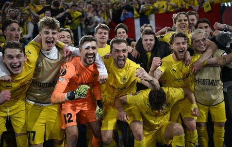 星空体育官网登录网址-惊险刺激！欧预赛比赛场面火爆上演的简单介绍