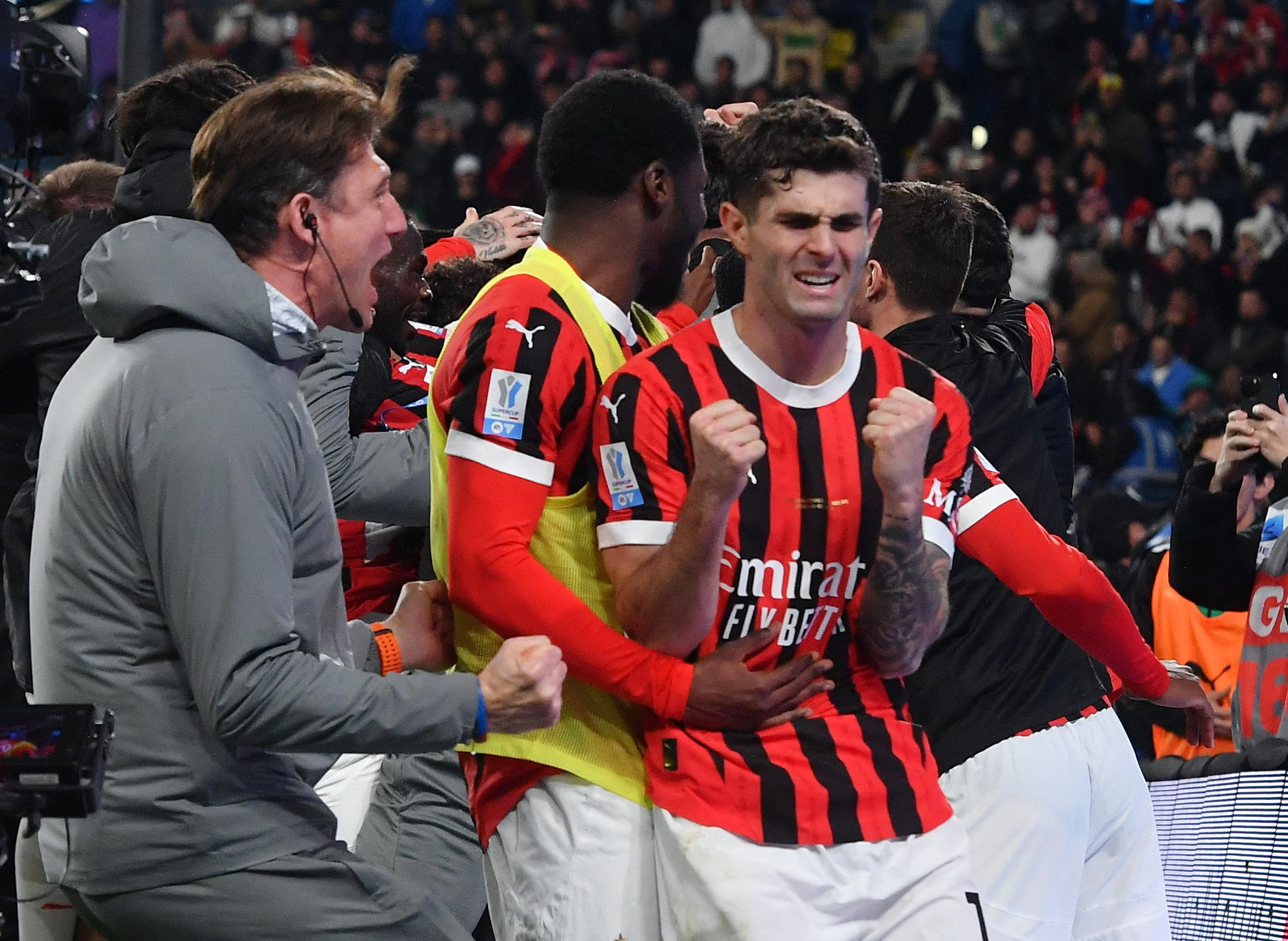 意大利国家队成功晋级决赛阶段,备受瞩目 意大利国家队成功晋级决赛阶段,备受瞩目