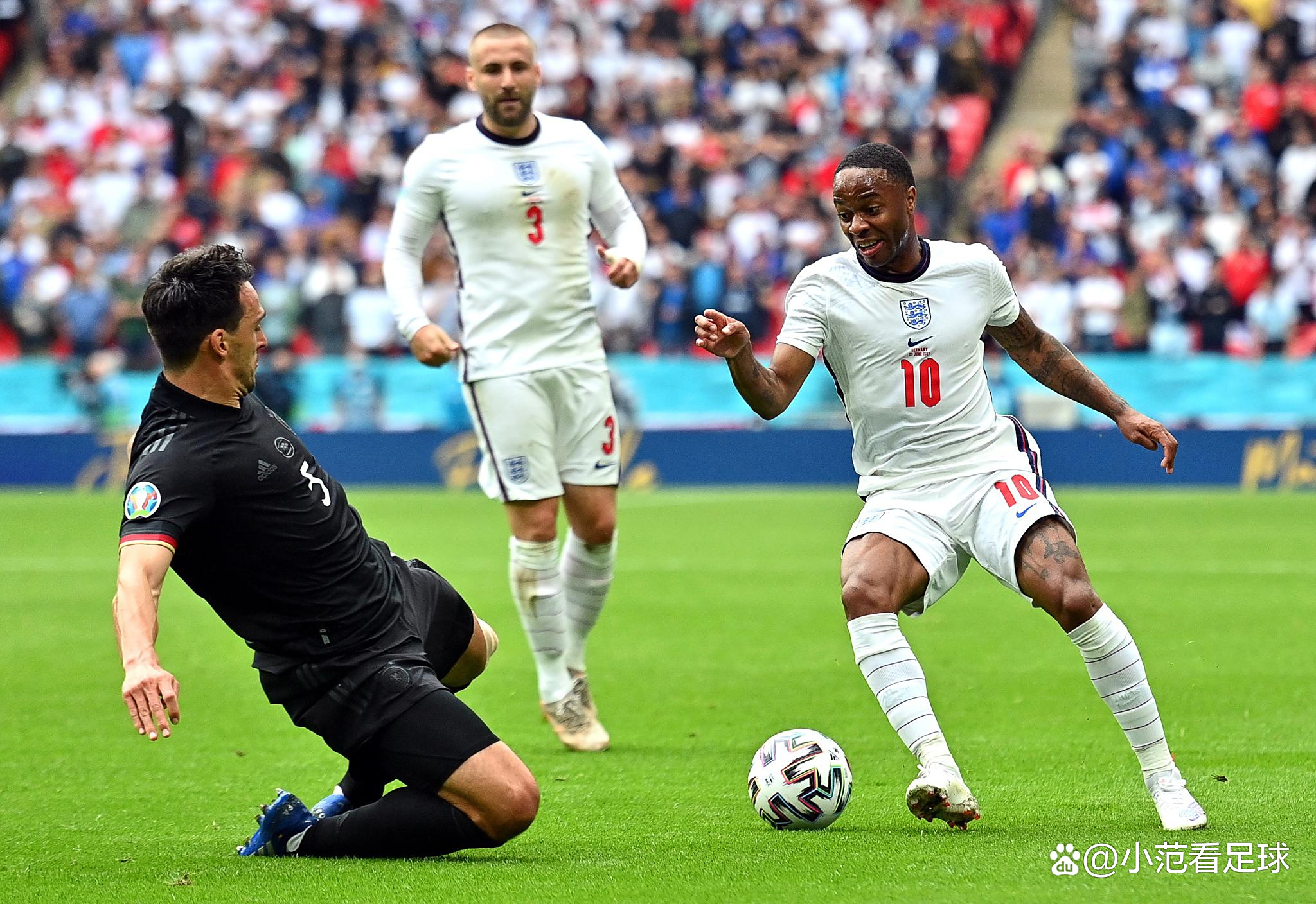 欧国联比赛场上一幕幕令人震撼的瞬间