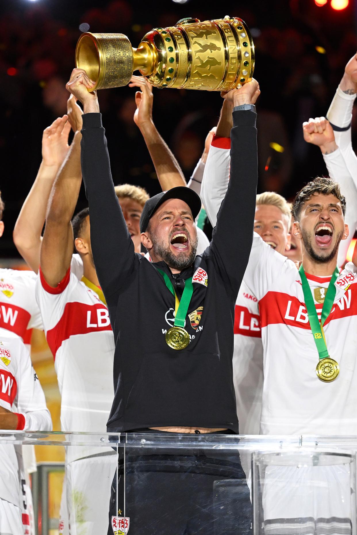 斯图加特主场惜败,遭遇不胜 斯图加特主场惜败,遭遇不胜