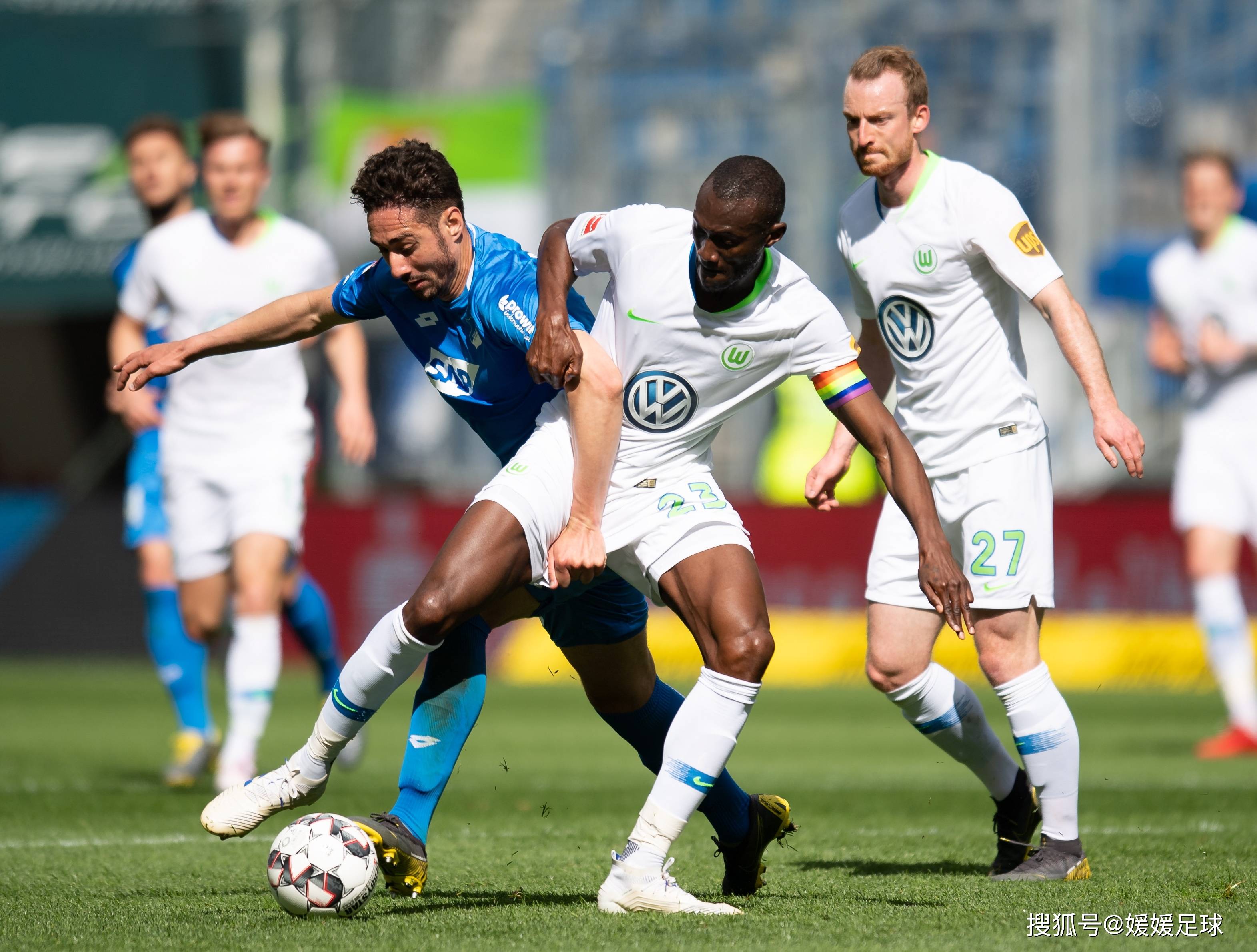 汉诺威队客场突破,击败沃尔夫斯堡队夺冠 汉诺威队客场突破,击败沃尔夫斯堡队夺冠