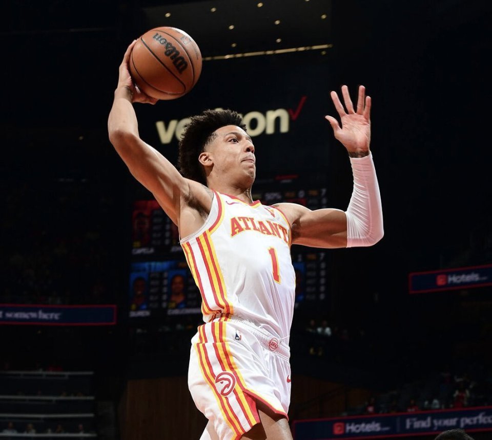 老鹰队宣布签下新一批年轻球员，重启重建计划