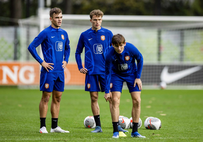 荷兰球员备战决赛,迎接挑战 荷兰球员备战决赛,迎接挑战